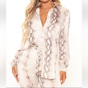 XS taupe set “never slacking” snake print satin set